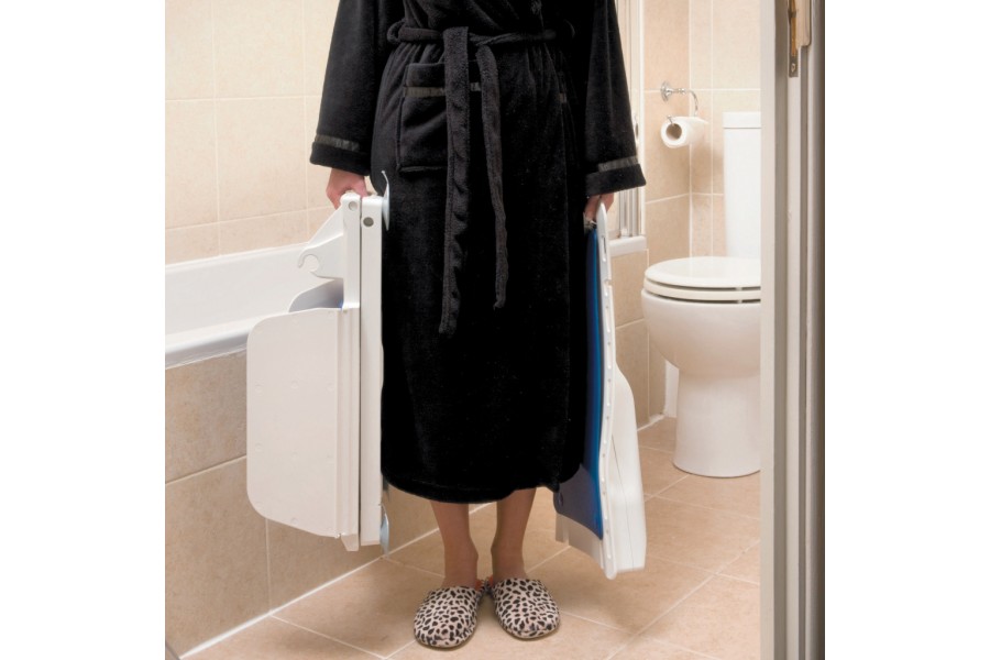 The lightest bathlift on the market at only 20.5 lbsThe Bellavita lowers to 2.3