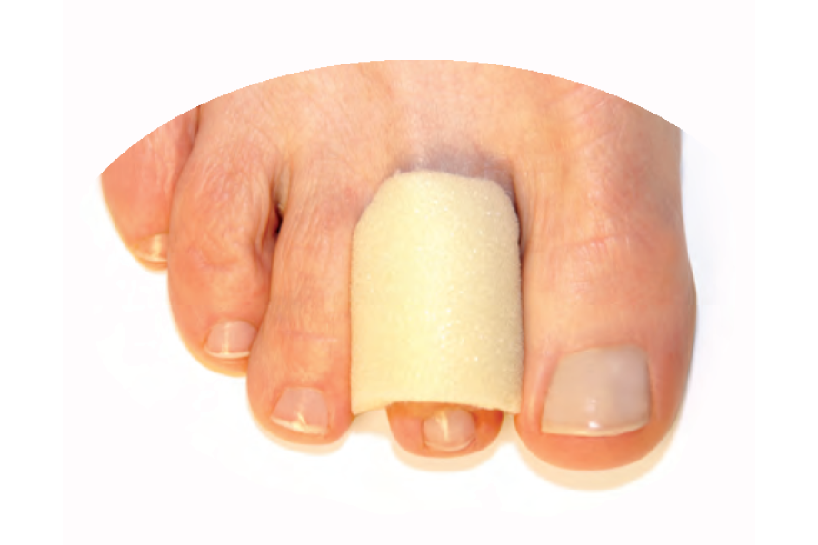 Surrounds, cushions and protects toes to
relieve irritations.Made from fabric-lined overlapping foa..