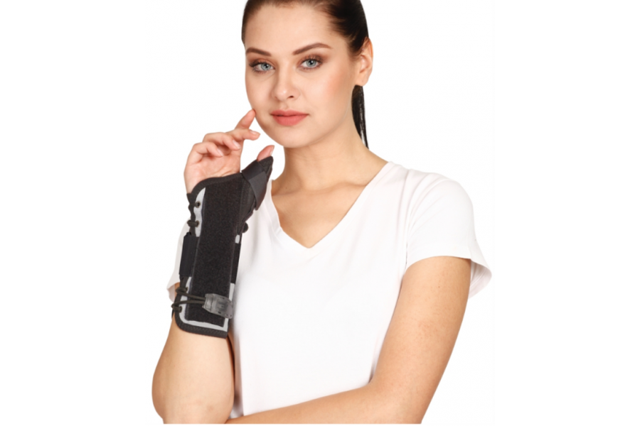 Tynor Wrist Splint with Thumb is an ideal brace for conditions where
immobilization of wrist a..