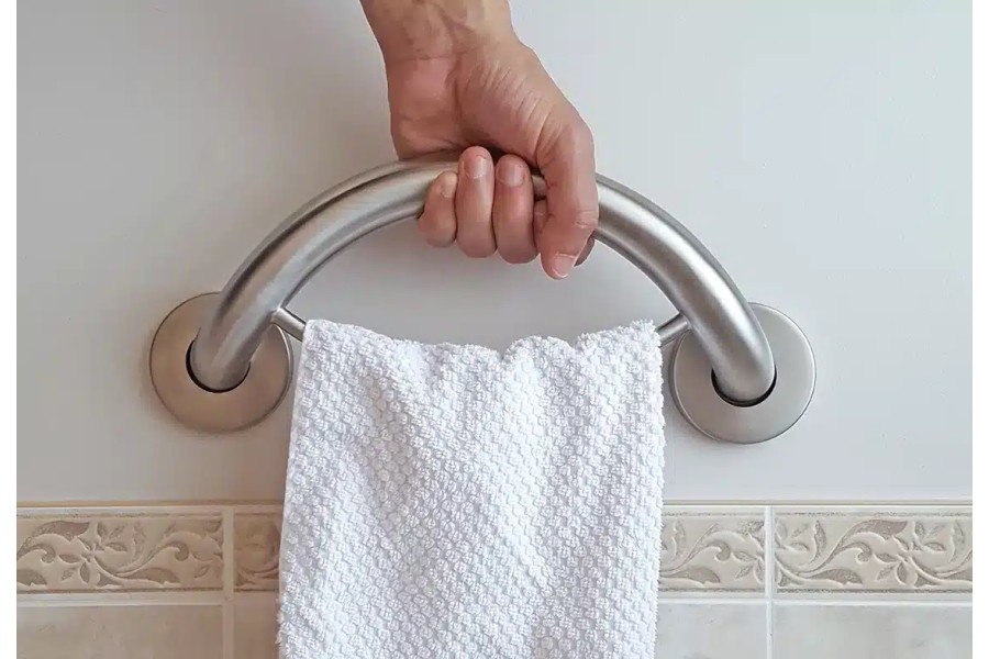 Get ready for your day with The PLUS Series Towel Ring + Grab Bar.The Plus Series Towel Ring is an e..