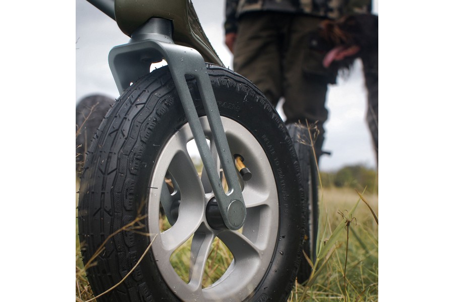 The Carbon Overland off road rollator really takes you through all sorts of terrain.Superior in..